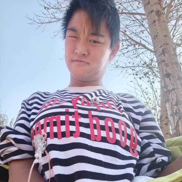 内蒙古24岁单身美女真诚找对象-石家庄征婚相亲网
